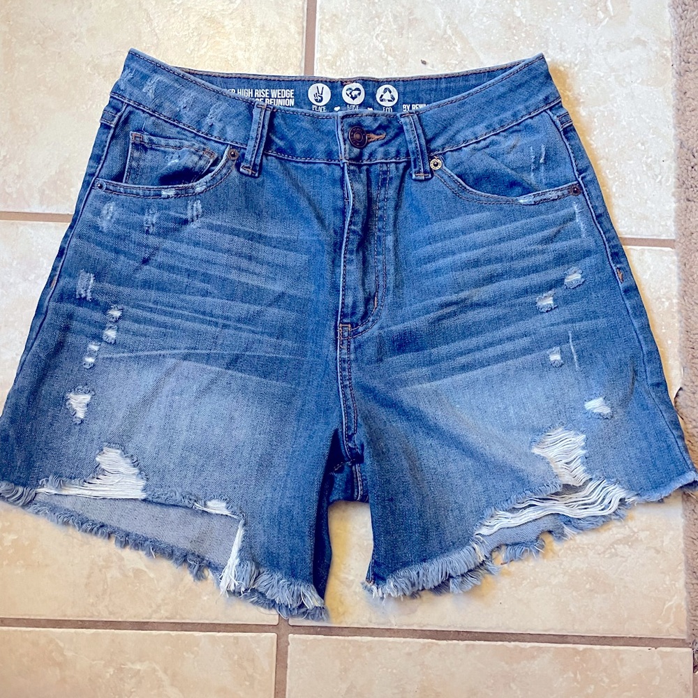 BY REWASH Super High Rise Wedge Women’s Jean Short Size 7/28